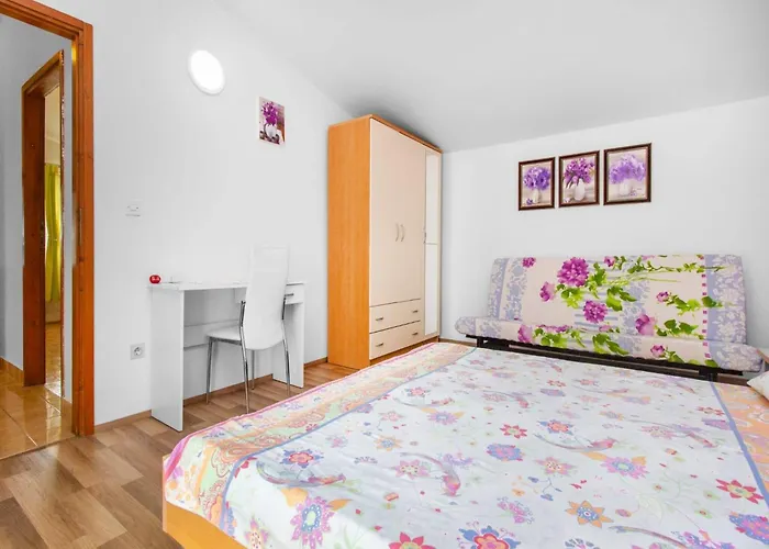 Tribunj Near Adriatic Sea * Tribalj